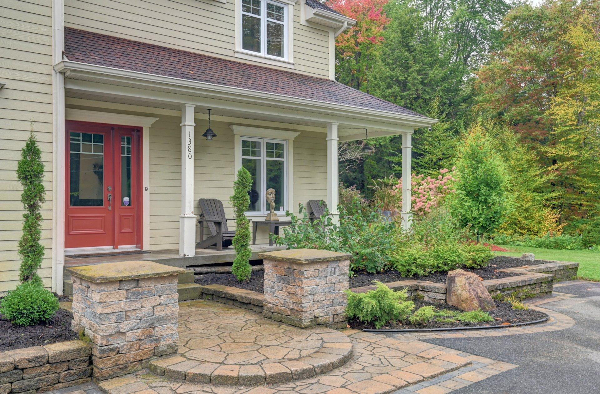 









1380


Rue de la Réserve

,
Saint-Lucien,




QC
J0C1N0

