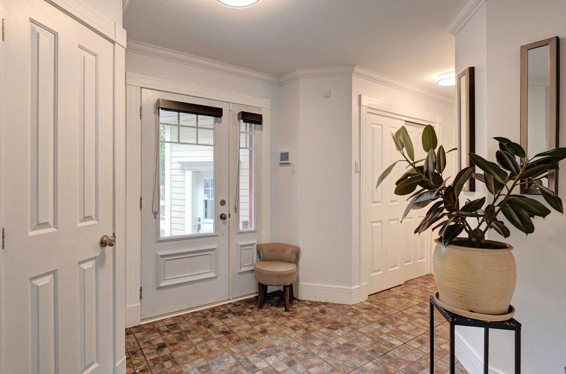 









1380


Rue de la Réserve

,
Saint-Lucien,




QC
J0C1N0

