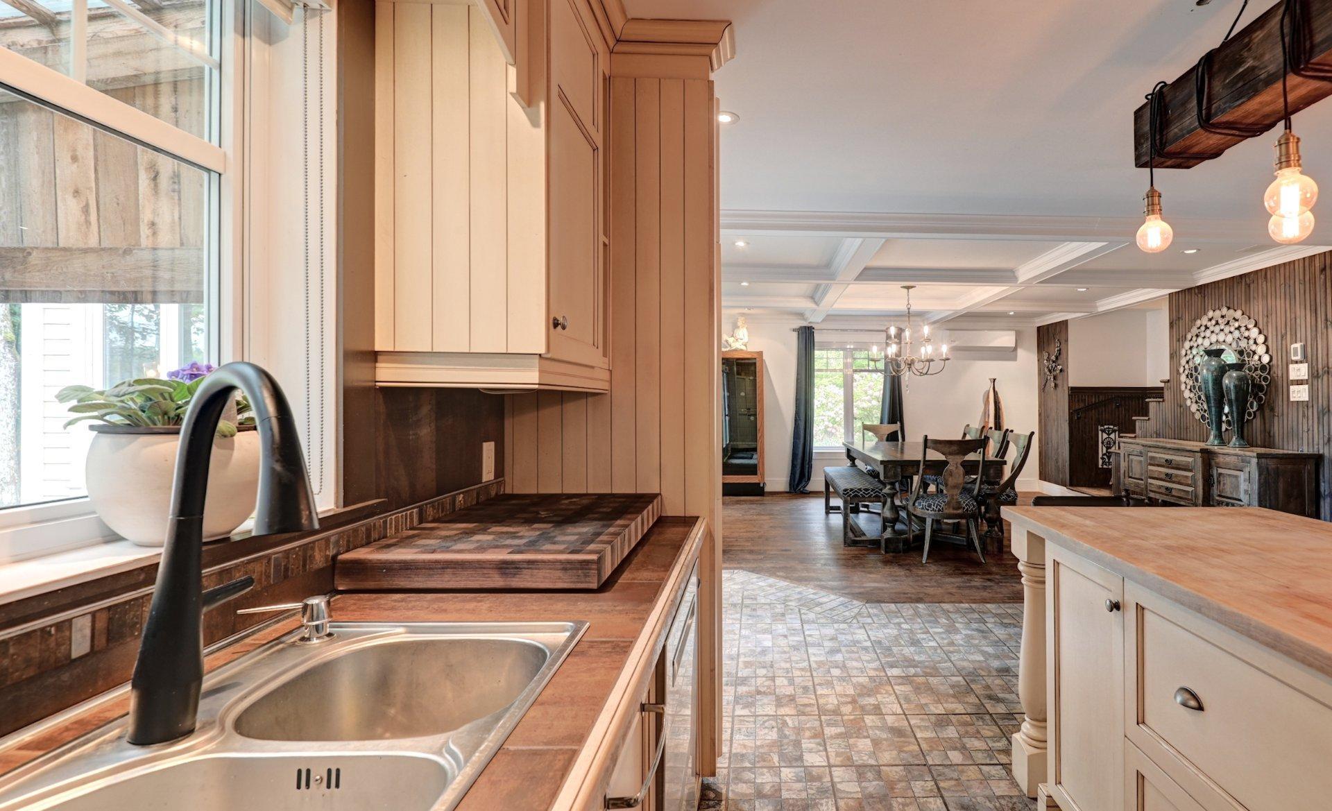 









1380


Rue de la Réserve

,
Saint-Lucien,




QC
J0C1N0

