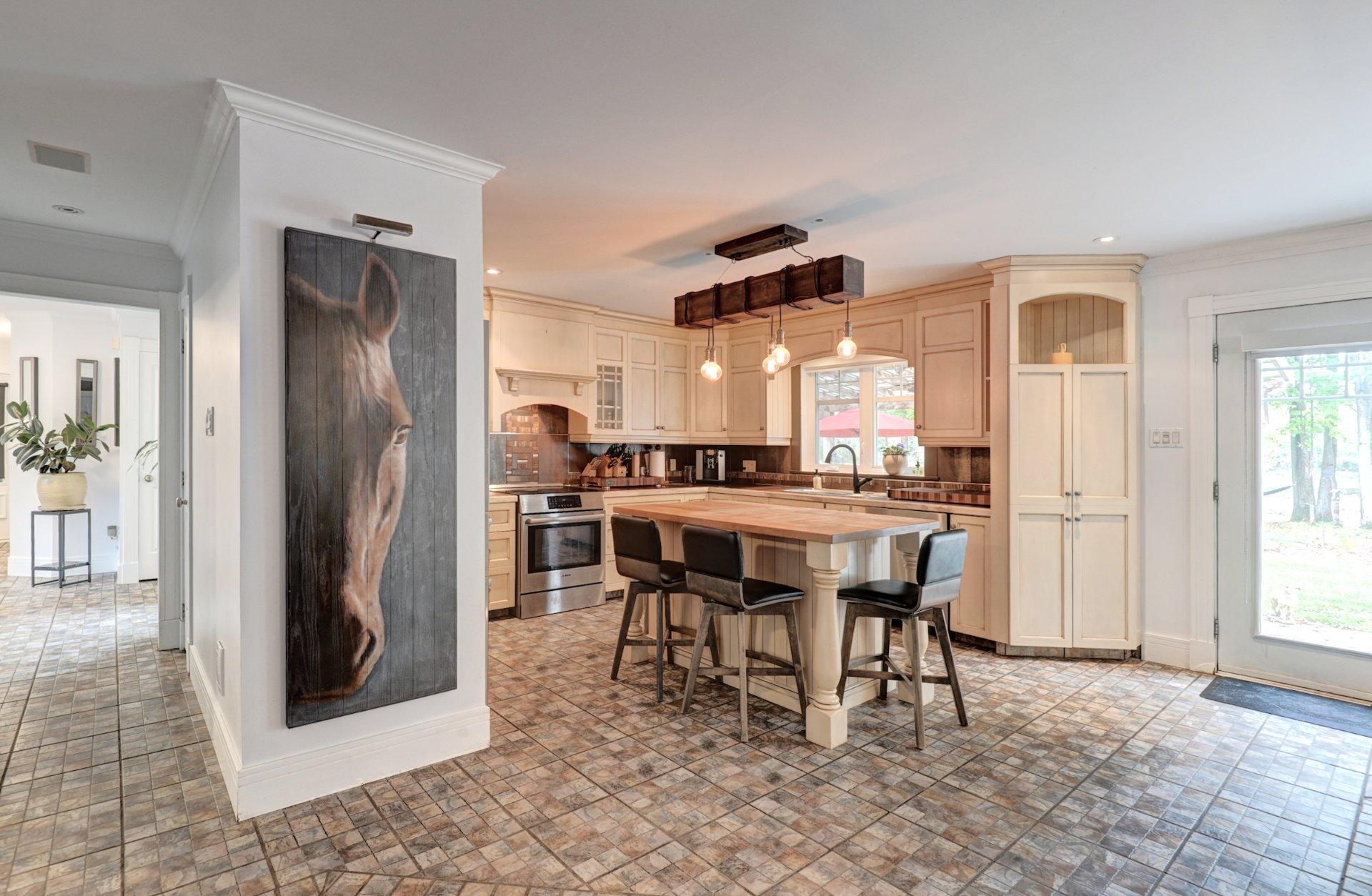 









1380


Rue de la Réserve

,
Saint-Lucien,




QC
J0C1N0


