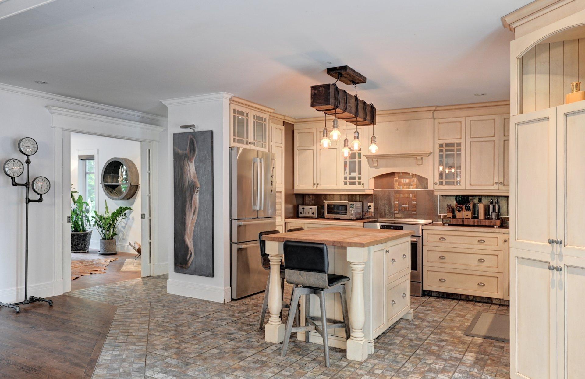 









1380


Rue de la Réserve

,
Saint-Lucien,




QC
J0C1N0

