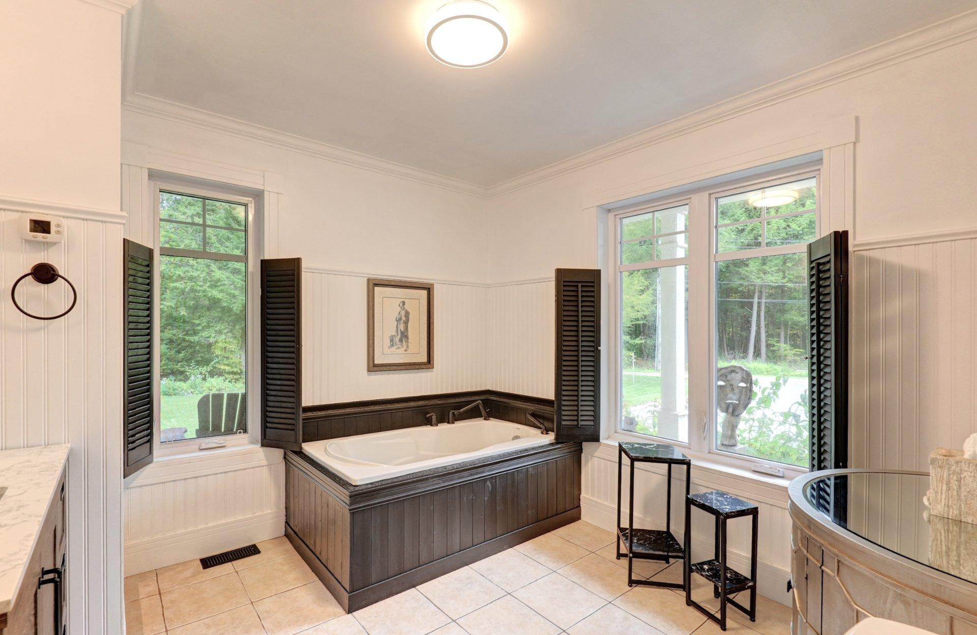 









1380


Rue de la Réserve

,
Saint-Lucien,




QC
J0C1N0

