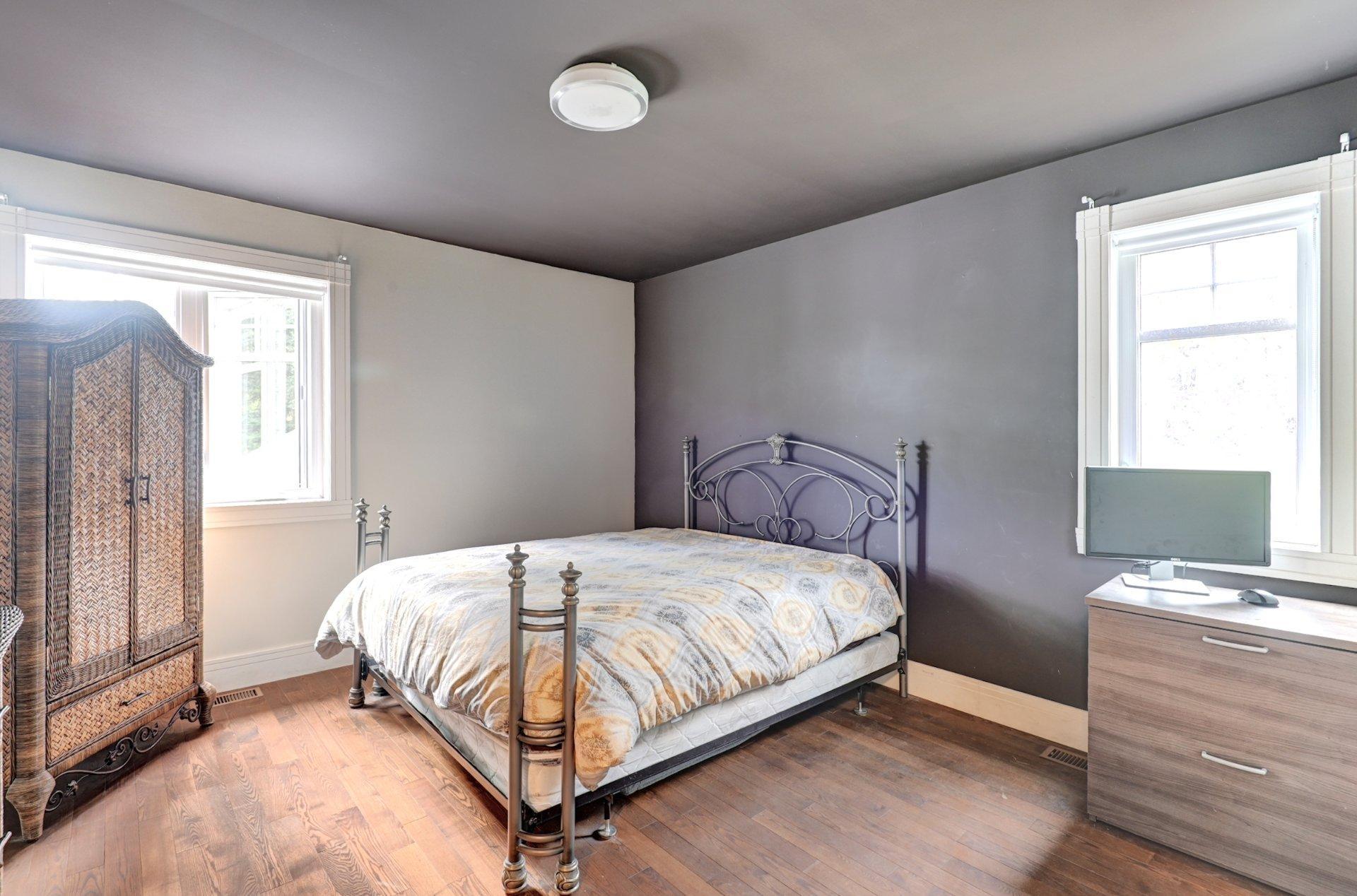 









1380


Rue de la Réserve

,
Saint-Lucien,




QC
J0C1N0

