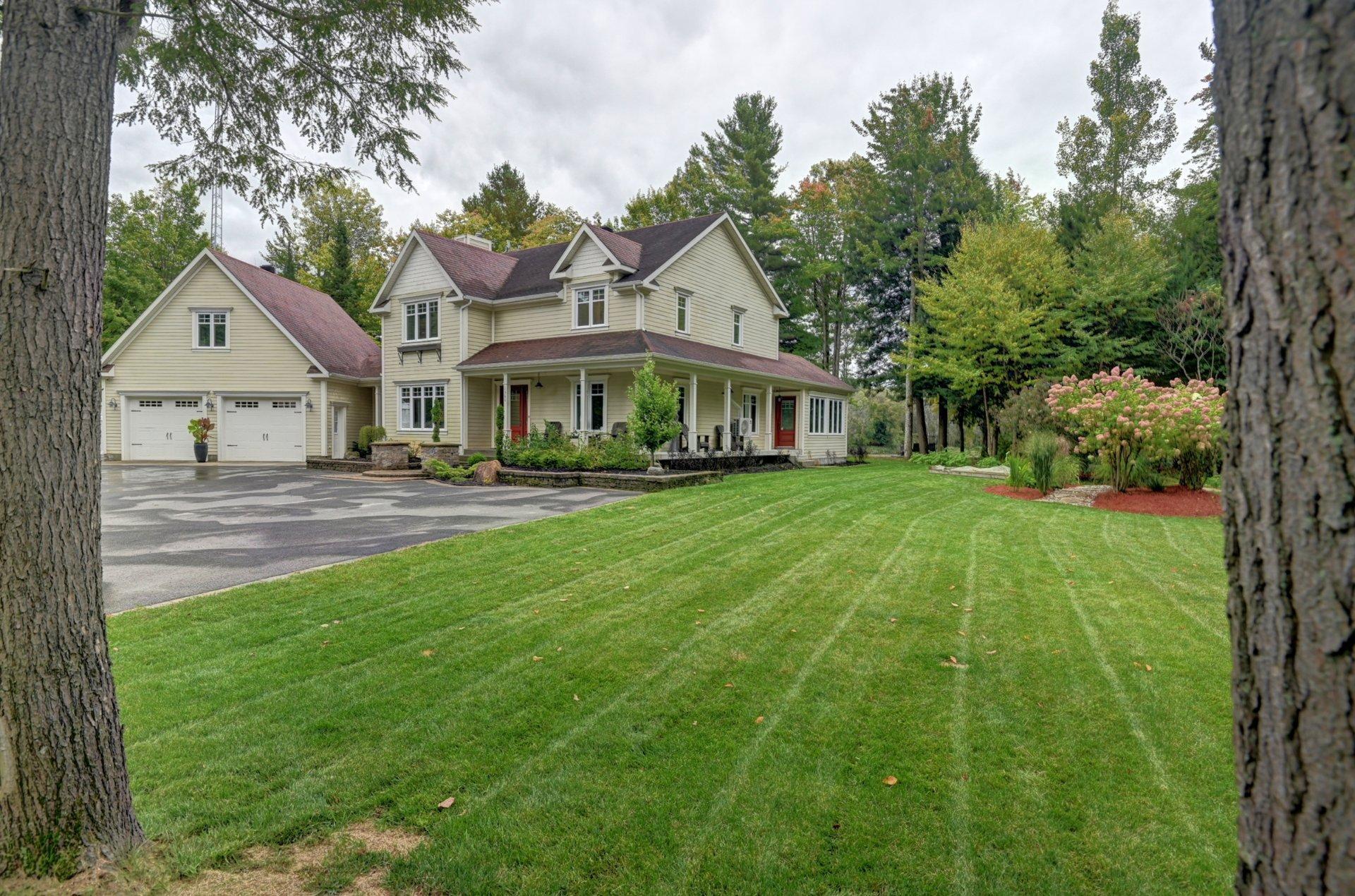 









1380


Rue de la Réserve

,
Saint-Lucien,




QC
J0C1N0

