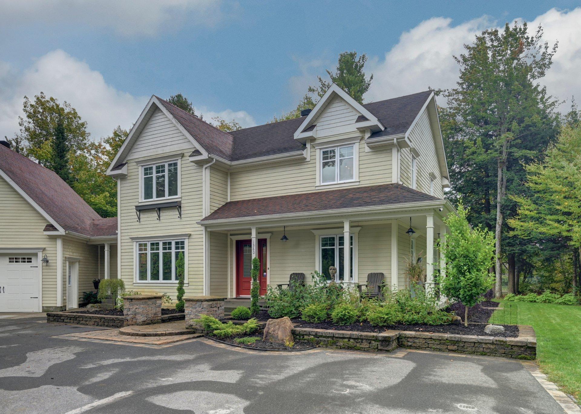 









1380


Rue de la Réserve

,
Saint-Lucien,




QC
J0C1N0

