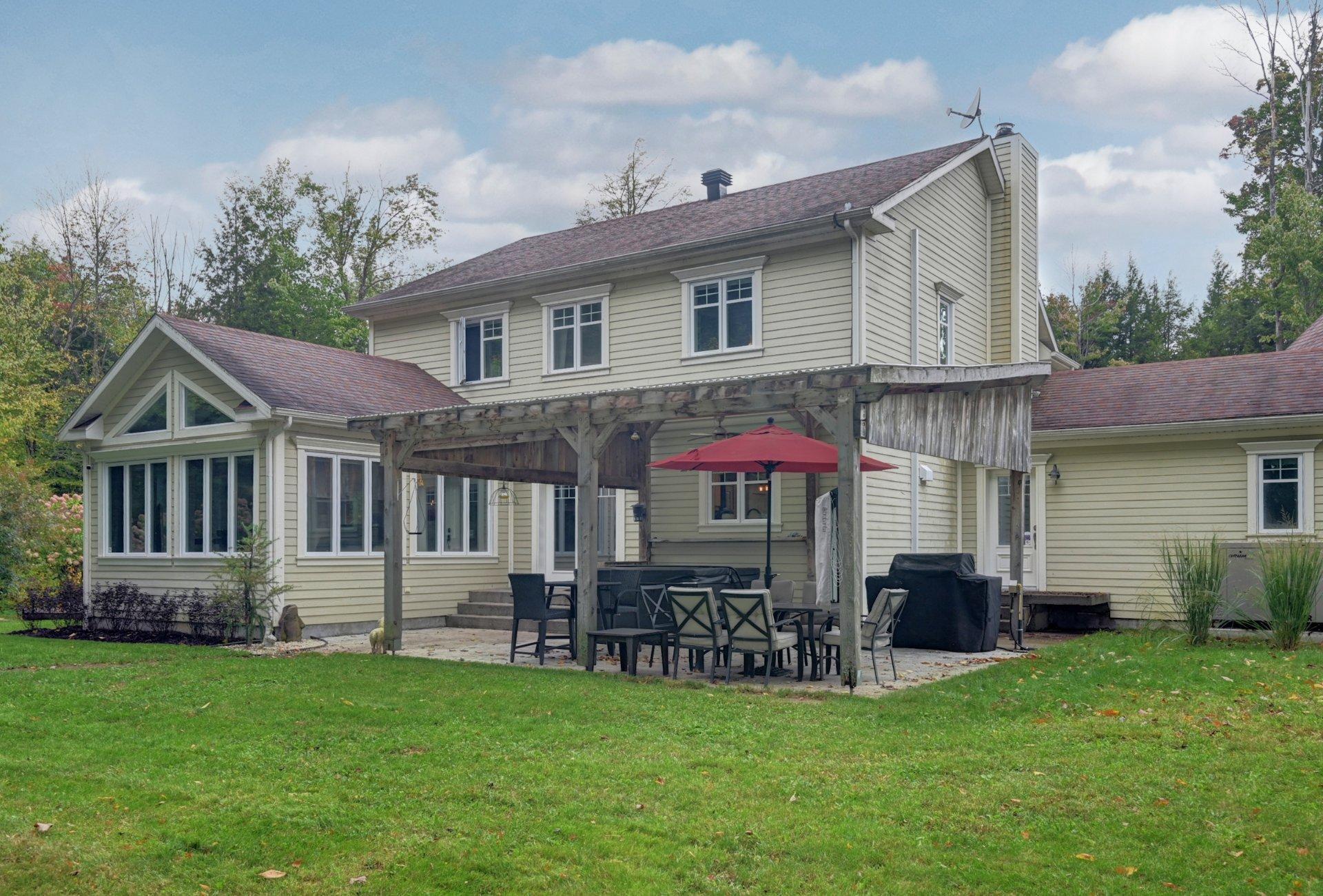 









1380


Rue de la Réserve

,
Saint-Lucien,




QC
J0C1N0

