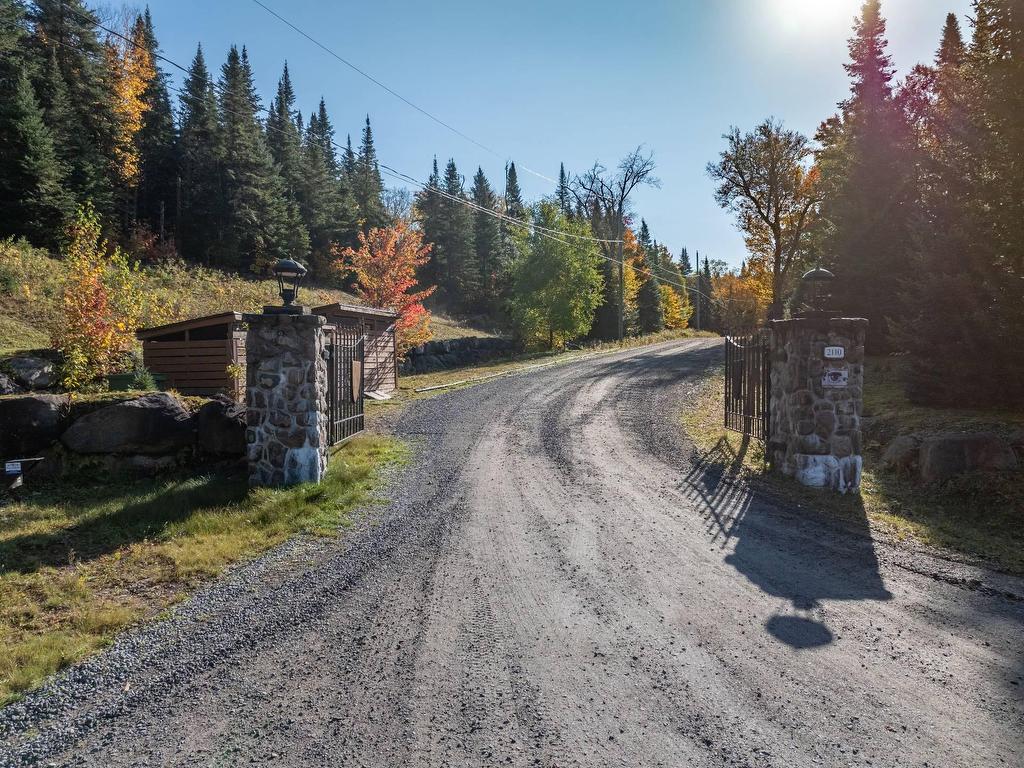 












Ch. du Lac-Quenouille

,
Val-des-Lacs,







QC
J8E2P0

