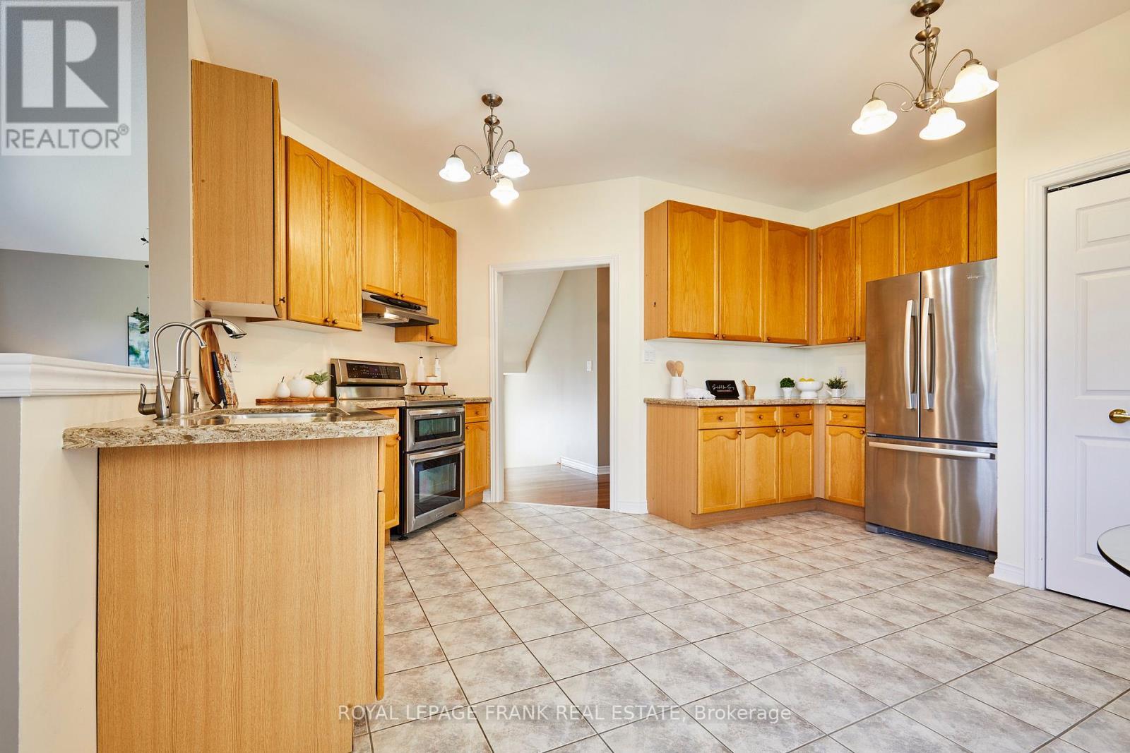 












65 WATERBURY CRESCENT

,
Scugog (Port Perry),




Ontario
L9L1R9

