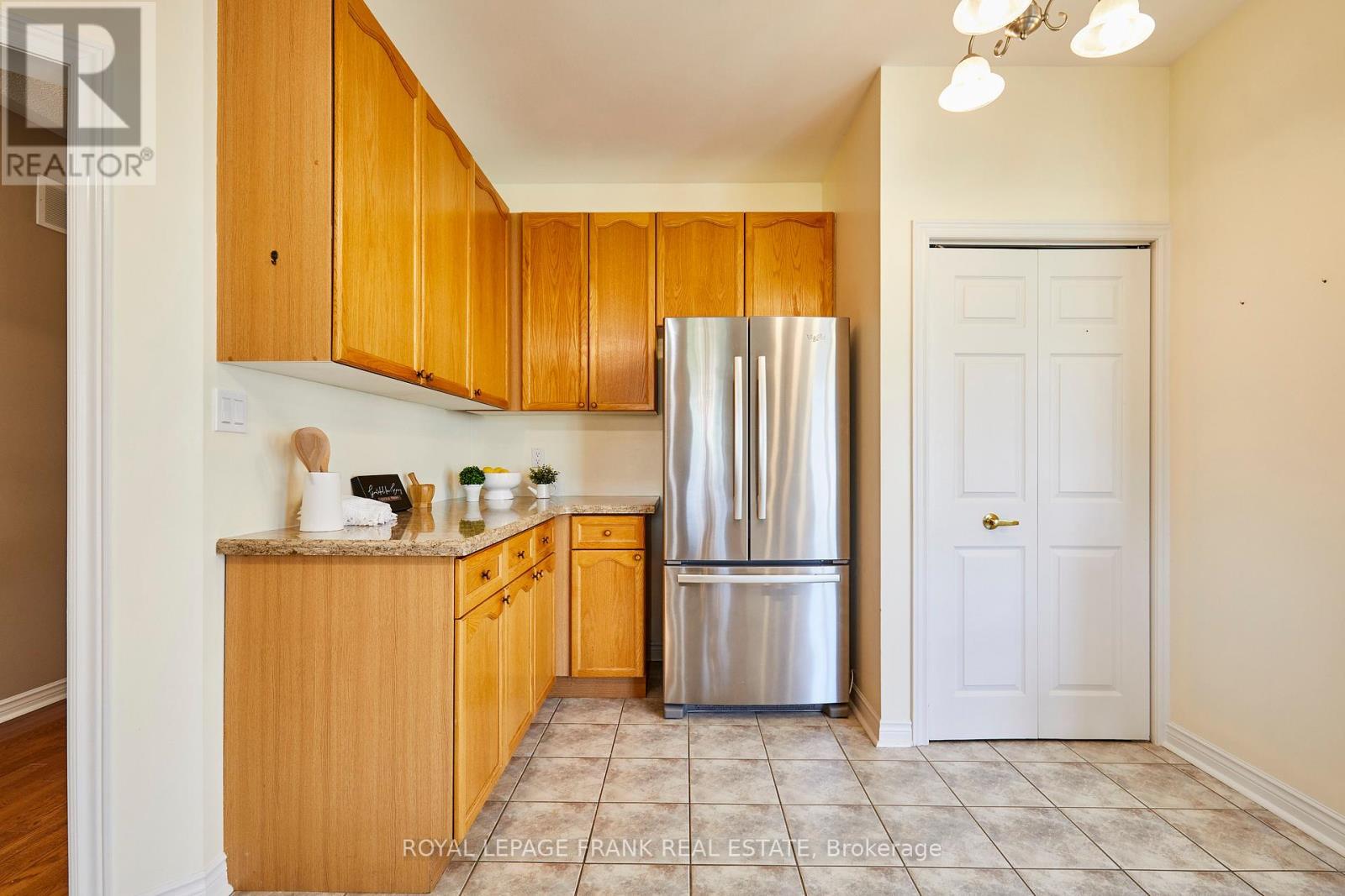 












65 WATERBURY CRESCENT

,
Scugog (Port Perry),




Ontario
L9L1R9

