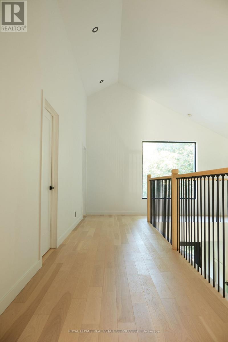 












372 PRINYERS COVE CRESCENT

,
Prince Edward County,




Ontario
K0K2T0

