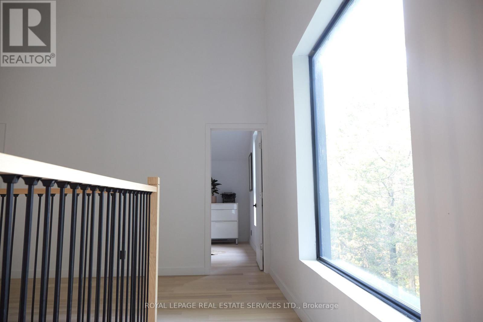 












372 PRINYERS COVE CRESCENT

,
Prince Edward County,




Ontario
K0K2T0

