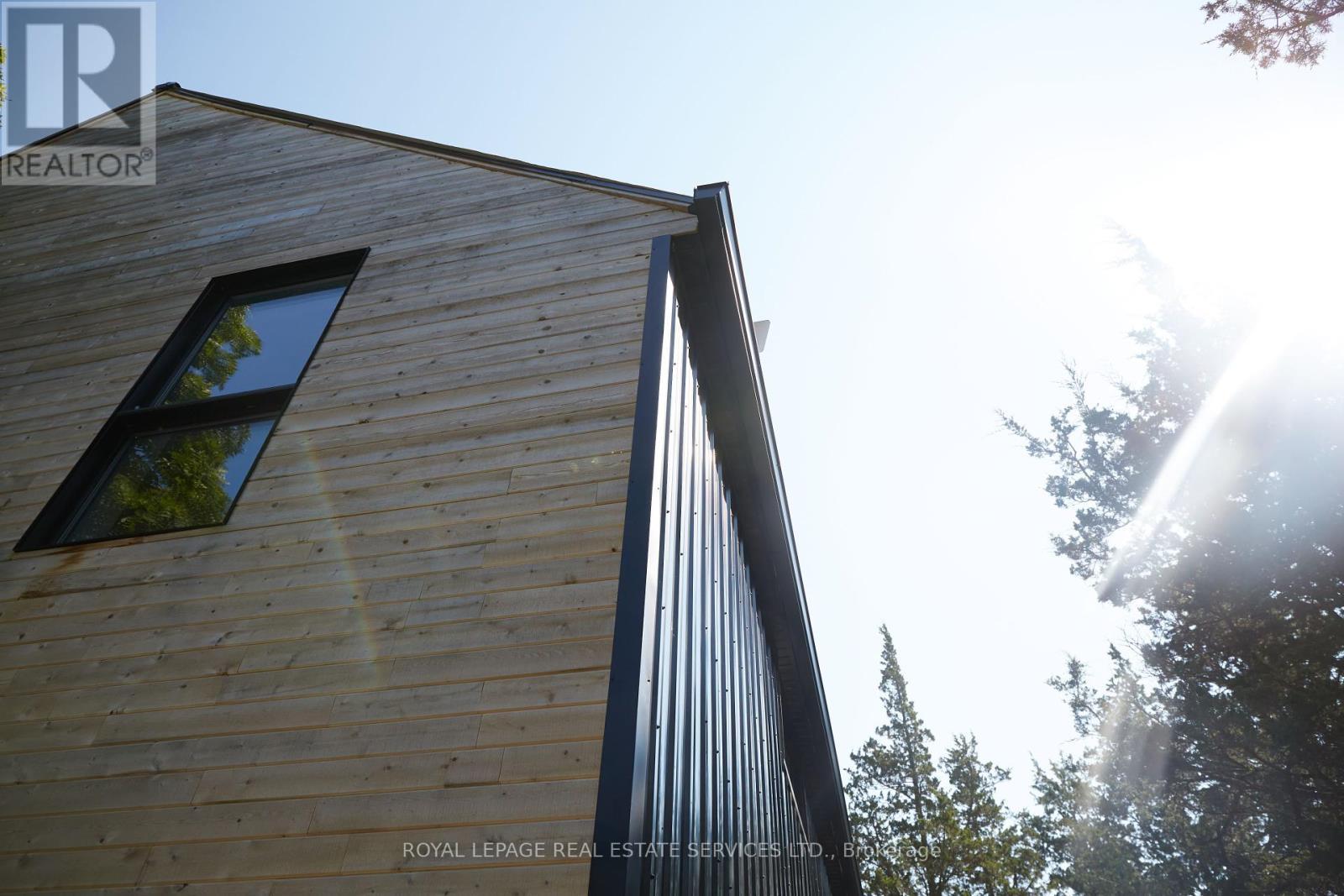 












372 PRINYERS COVE CRESCENT

,
Prince Edward County,




Ontario
K0K2T0

