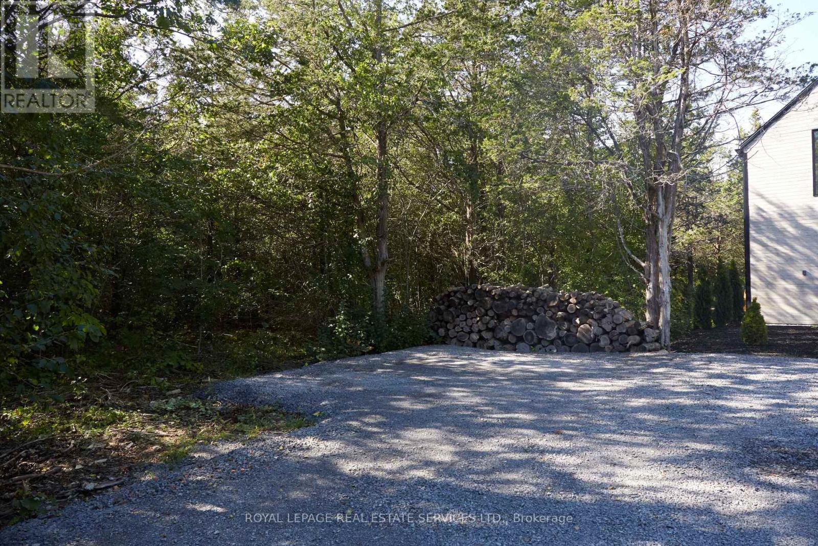 












372 PRINYERS COVE CRESCENT

,
Prince Edward County,




Ontario
K0K2T0

