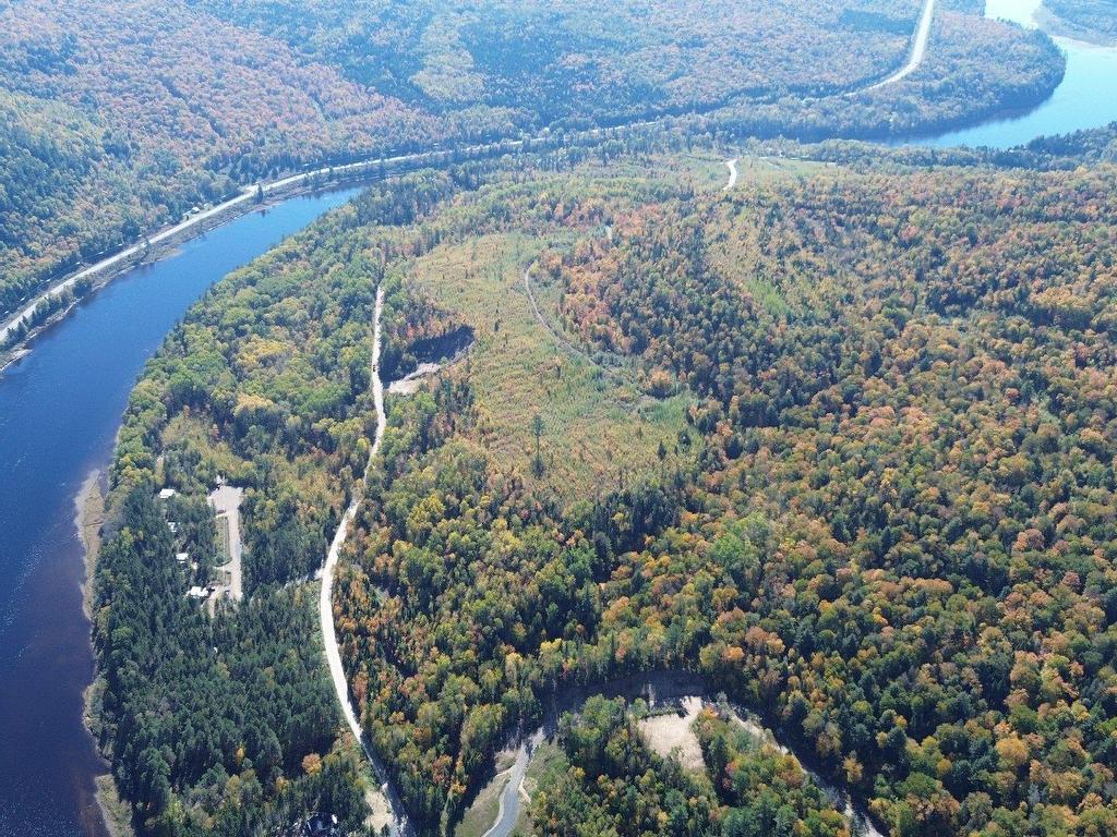 












Ch. des Bêtes-Puantes

,
Lac-Normand,







QC
G0X2C0

