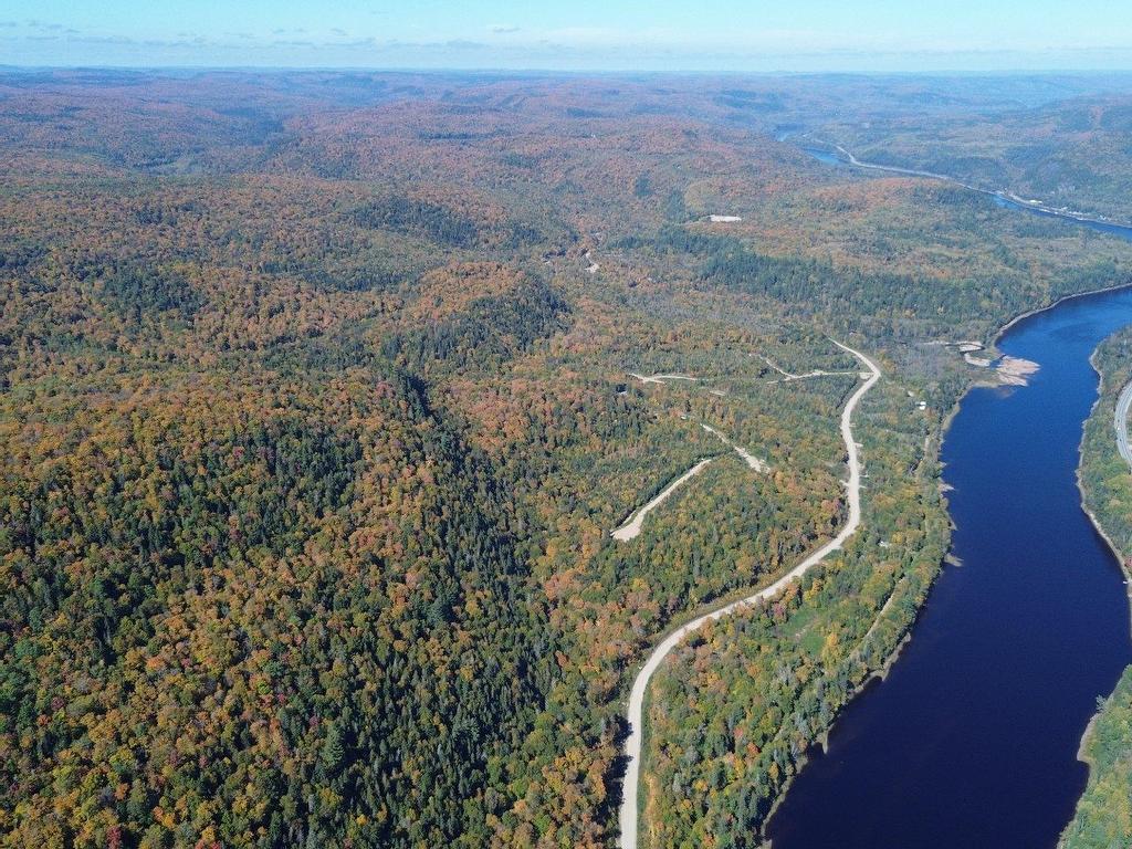 












Ch. des Bêtes-Puantes

,
Lac-Normand,







QC
G0X2C0

