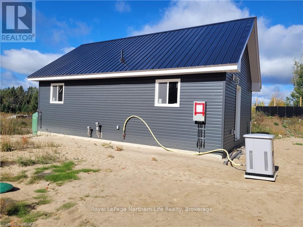 












2120 PAPINEAU ROAD

,
Papineau-Cameron (Papineau Cameron),




Ontario
P0H1V0

