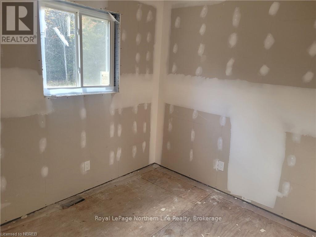 












2120 PAPINEAU ROAD

,
Papineau-Cameron (Papineau Cameron),




Ontario
P0H1V0

