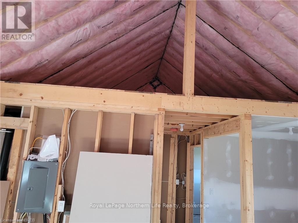 












2120 PAPINEAU ROAD

,
Papineau-Cameron (Papineau Cameron),




Ontario
P0H1V0

