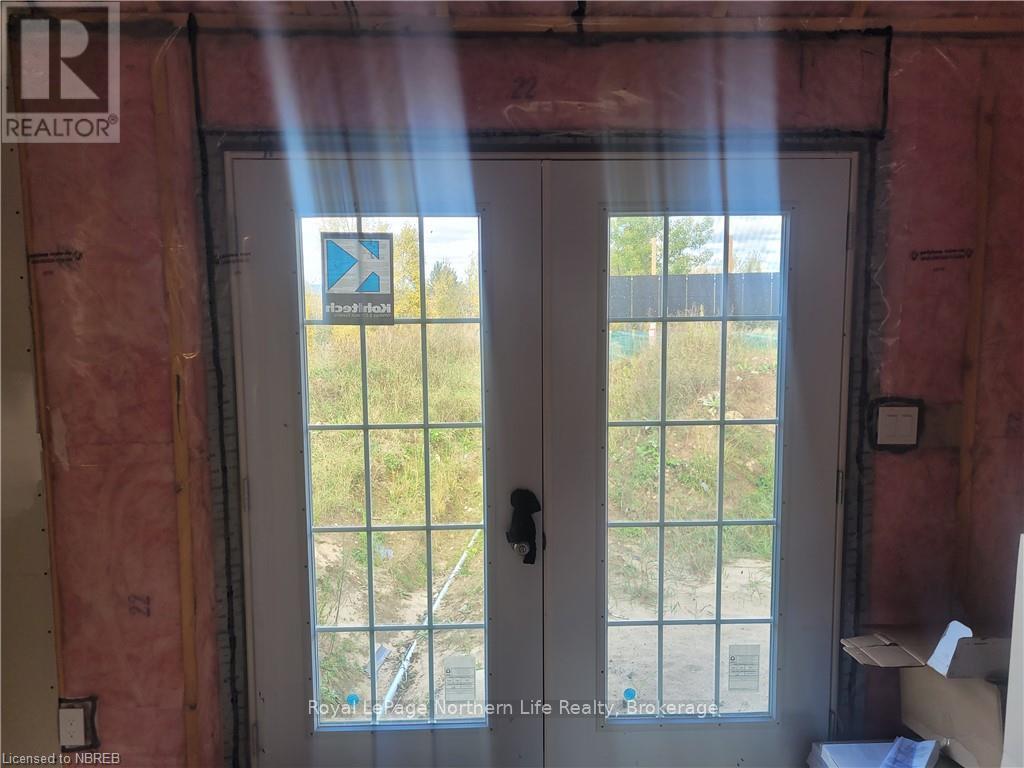












2120 PAPINEAU ROAD

,
Papineau-Cameron (Papineau Cameron),




Ontario
P0H1V0


