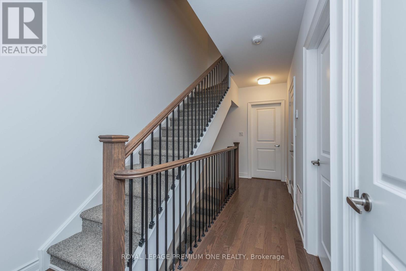 












149 - 55 LUNAR CRESCENT

,
Mississauga,




Ontario
L5M2R2

