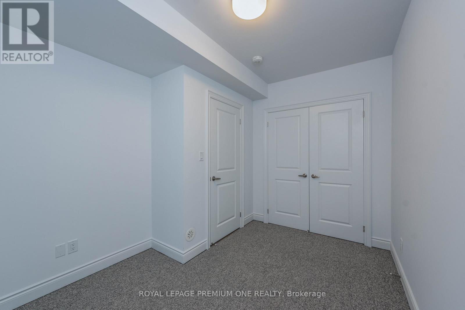 












149 - 55 LUNAR CRESCENT

,
Mississauga,




Ontario
L5M2R2

