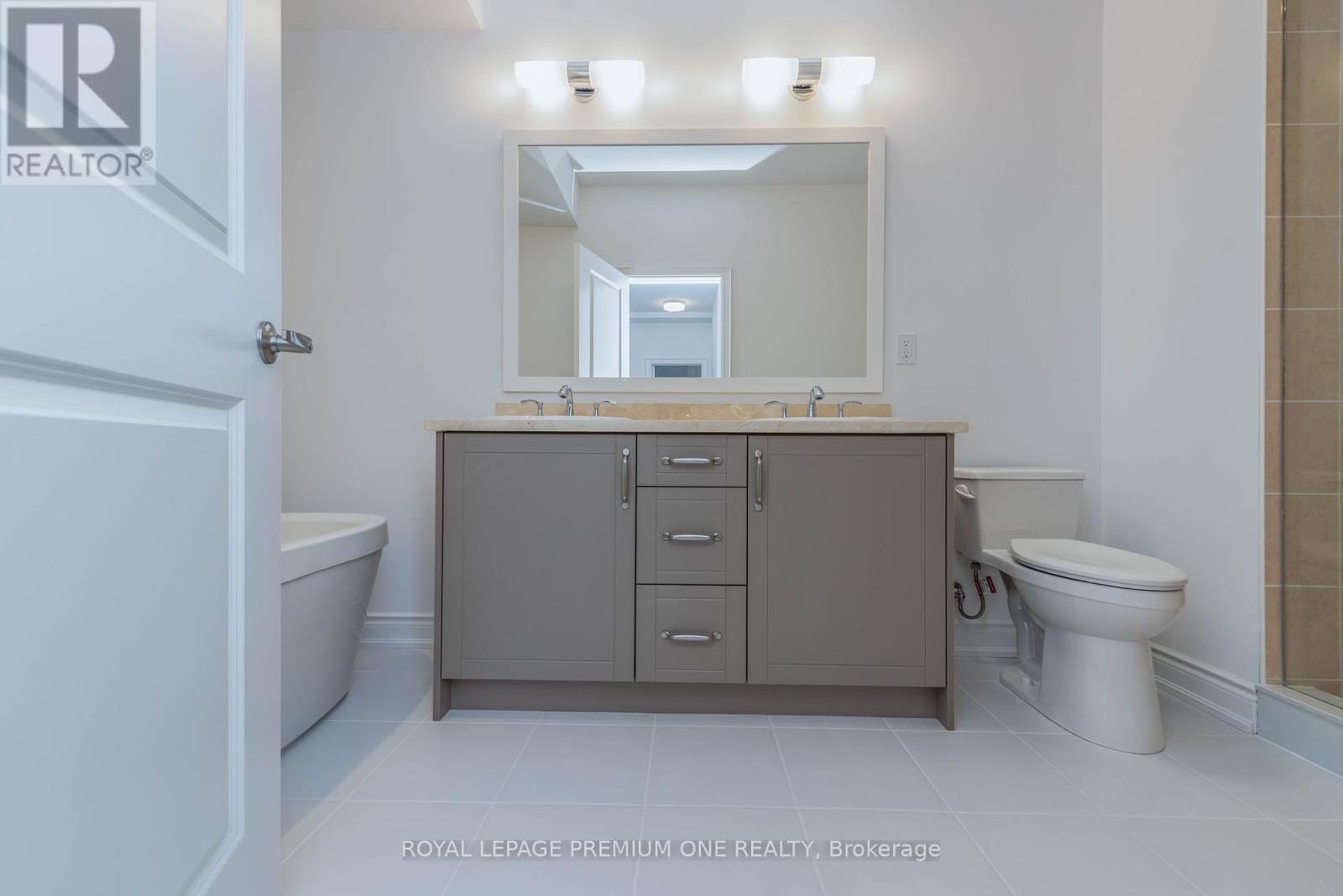 












149 - 55 LUNAR CRESCENT

,
Mississauga,




Ontario
L5M2R2

