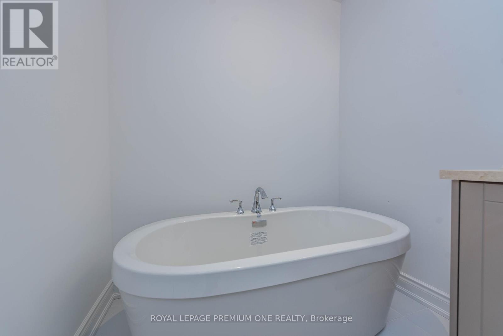 












149 - 55 LUNAR CRESCENT

,
Mississauga,




Ontario
L5M2R2

