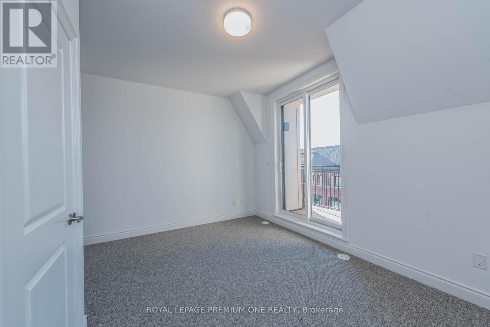 












149 - 55 LUNAR CRESCENT

,
Mississauga,




Ontario
L5M2R2

