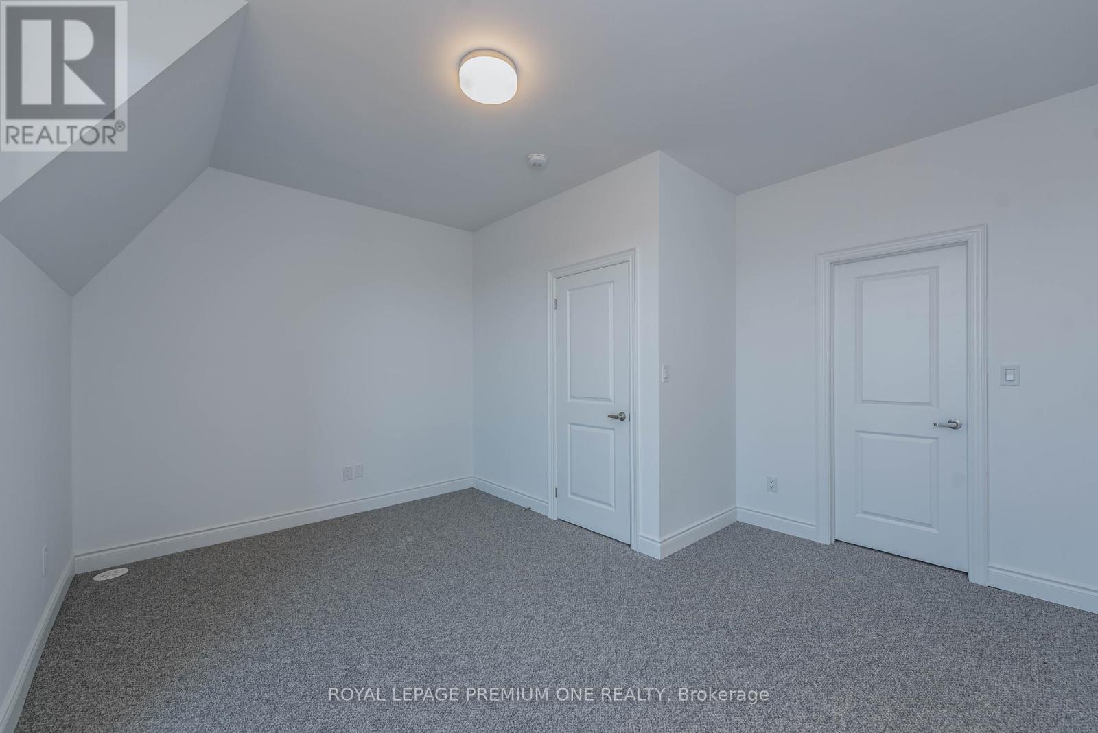 












149 - 55 LUNAR CRESCENT

,
Mississauga,




Ontario
L5M2R2

