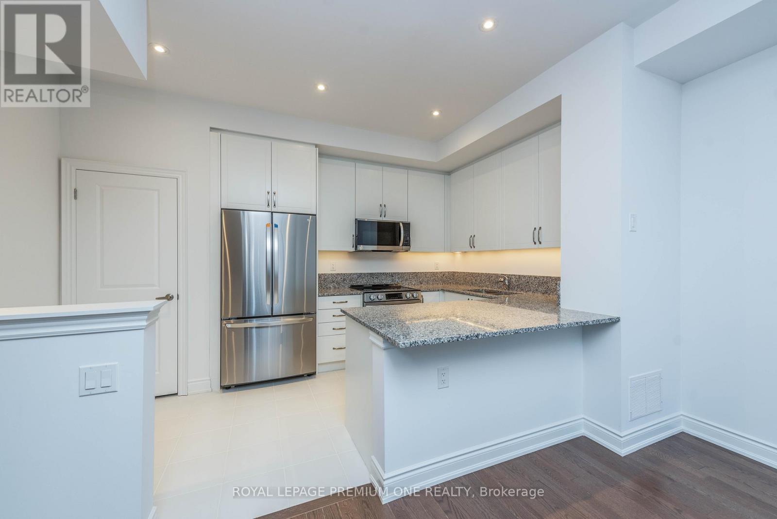 












149 - 55 LUNAR CRESCENT

,
Mississauga,




Ontario
L5M2R2

