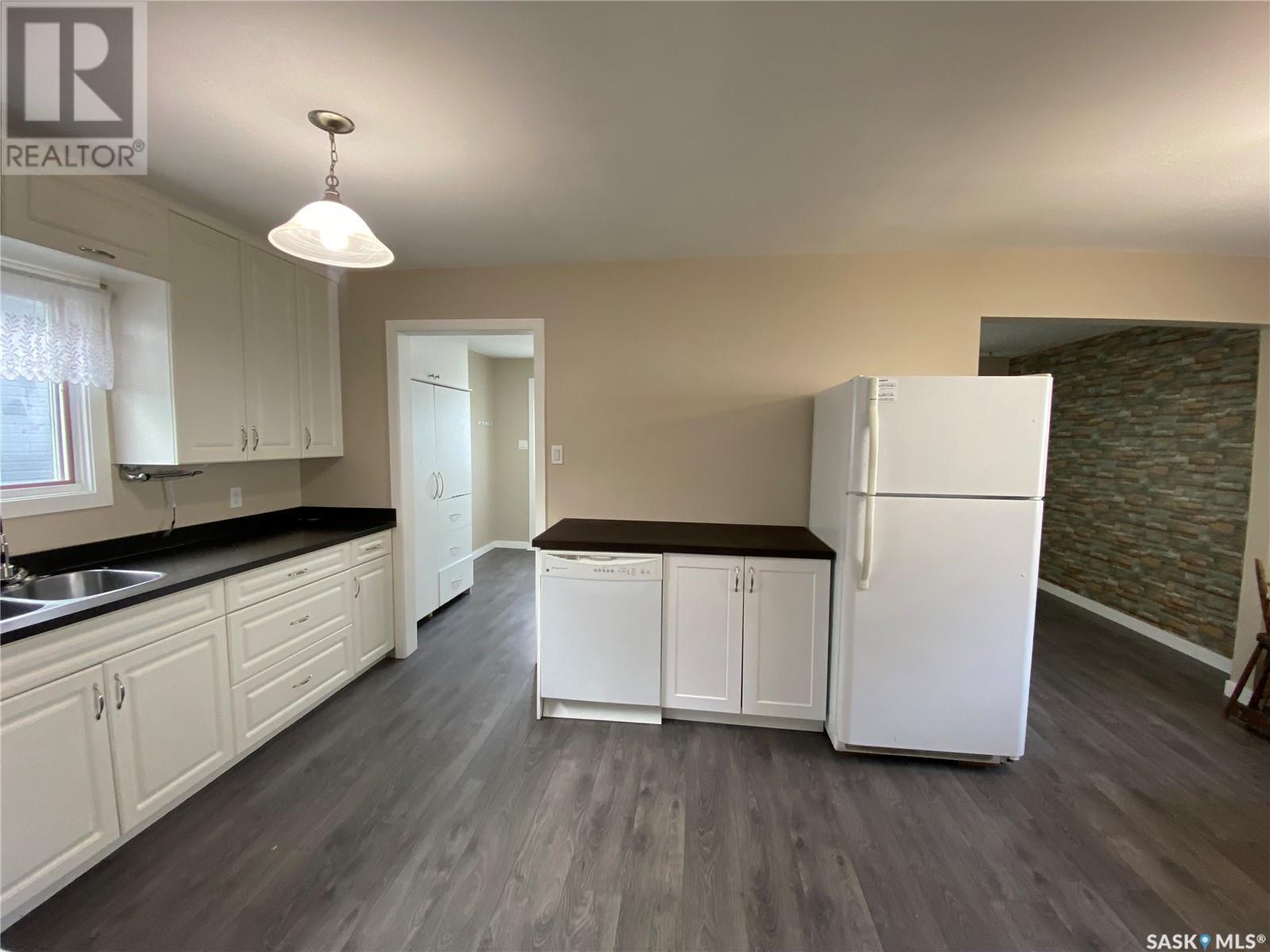 












203 1st AVENUE E

,
Kindersley,




Saskatchewan
S0L1S0

