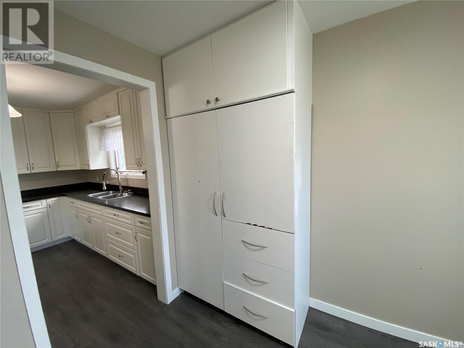 












203 1st AVENUE E

,
Kindersley,




Saskatchewan
S0L1S0

