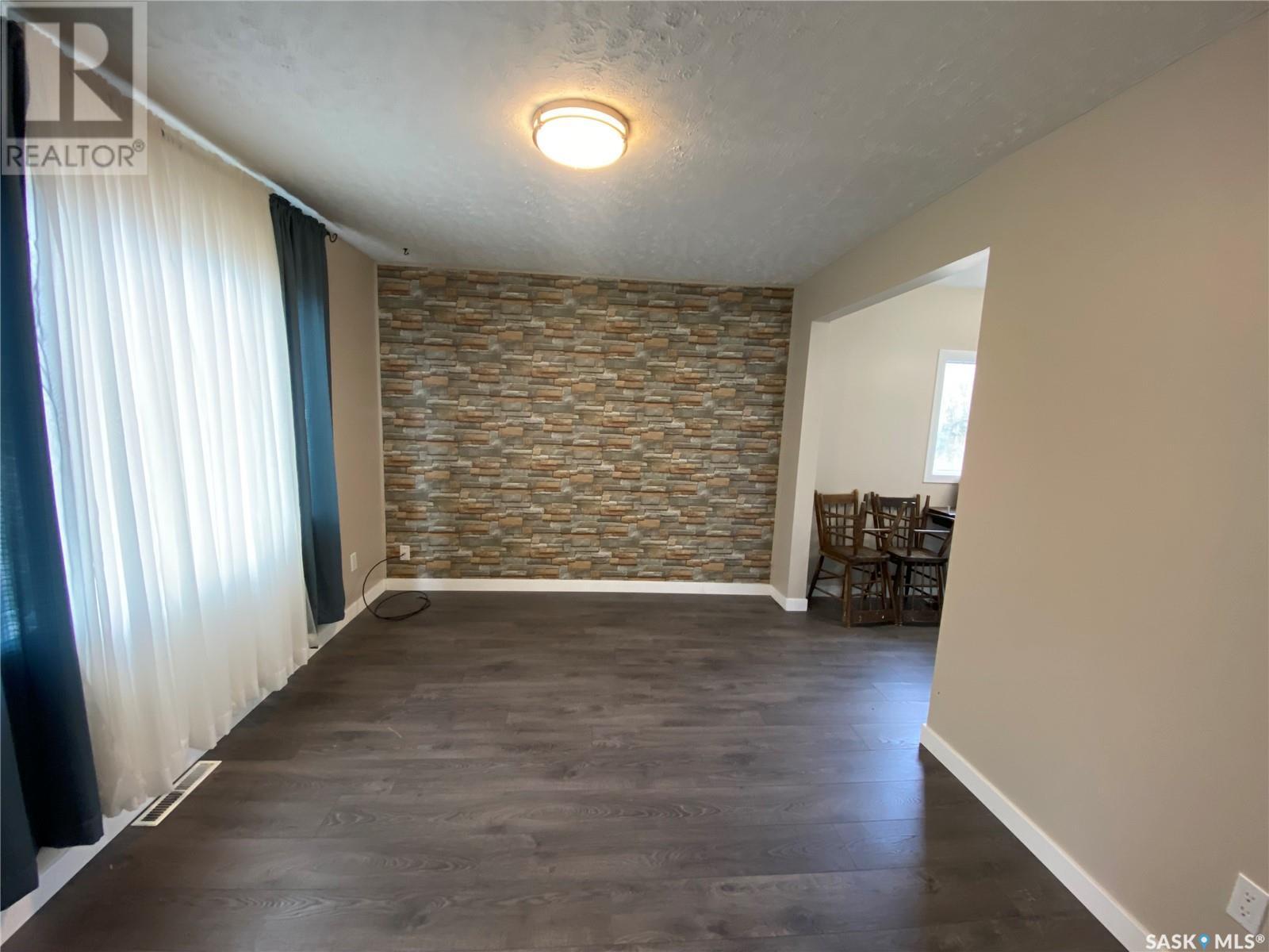 












203 1st AVENUE E

,
Kindersley,




Saskatchewan
S0L1S0

