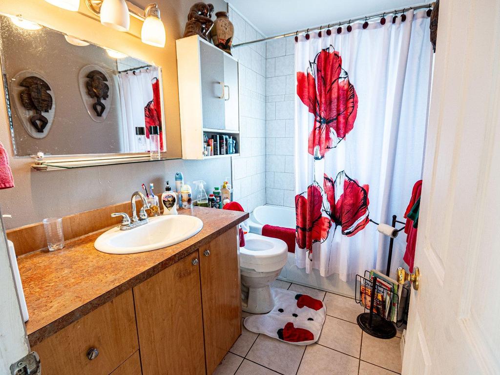 









164


73e Avenue

,
Saint-Zotique,




QC
J0P1Z0


