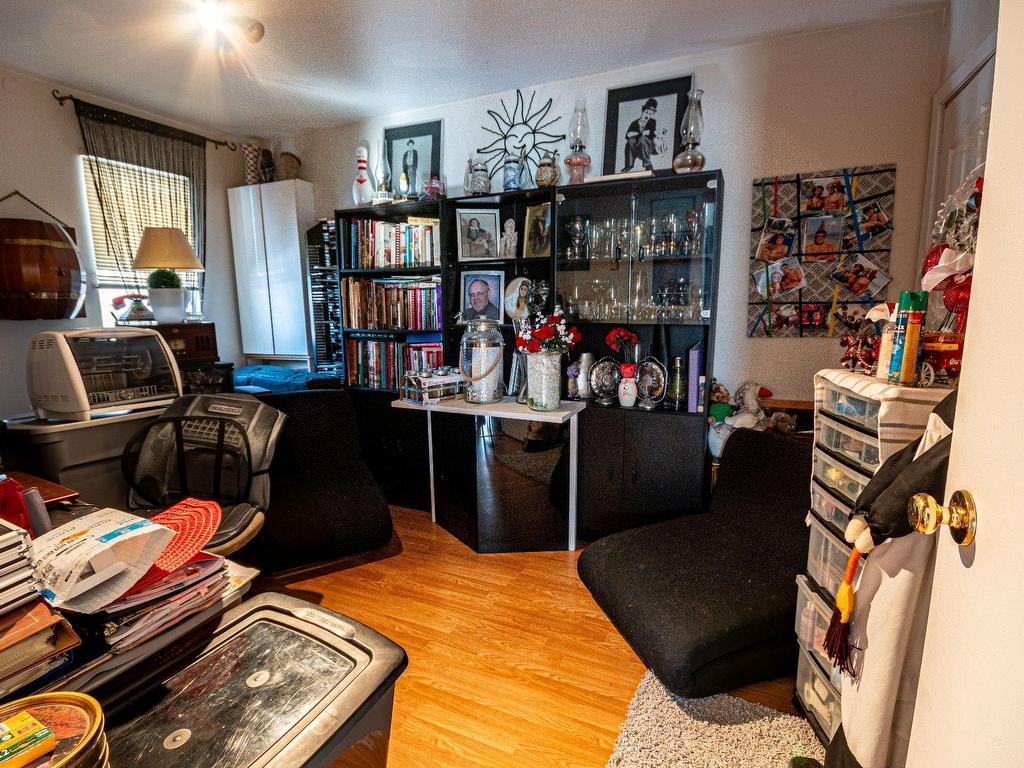 









164


73e Avenue

,
Saint-Zotique,




QC
J0P1Z0

