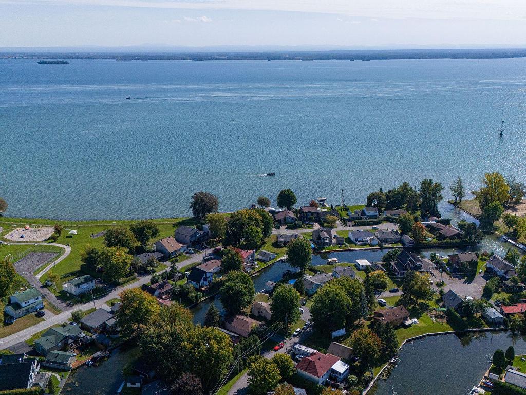 









164


73e Avenue

,
Saint-Zotique,




QC
J0P1Z0

