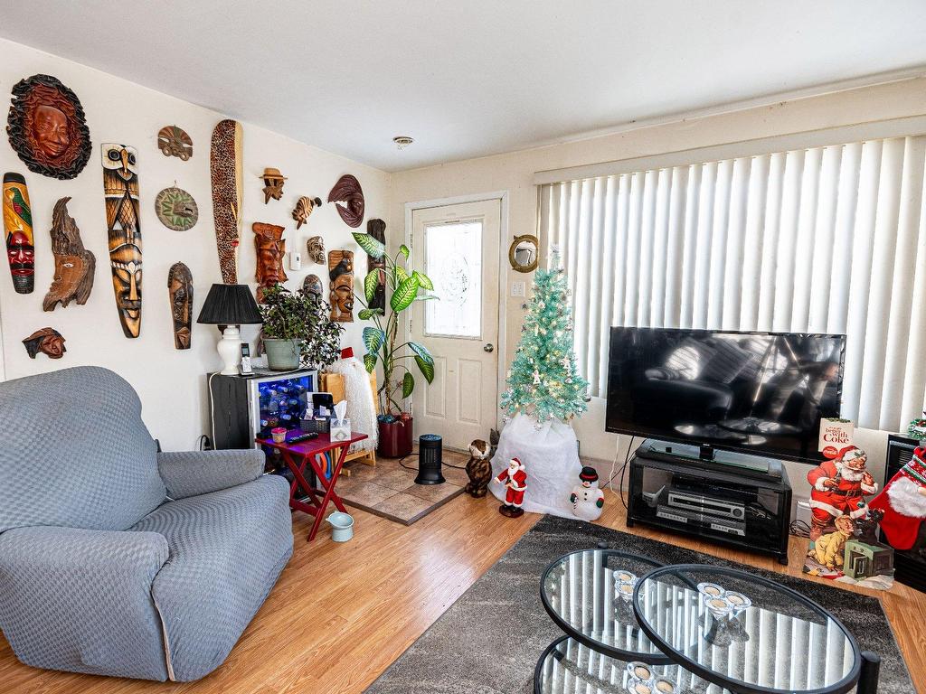 









164


73e Avenue

,
Saint-Zotique,




QC
J0P1Z0

