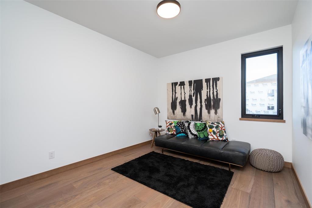 












2 Woodland Lane

,
Headingley,




Manitoba
R4H0G3

