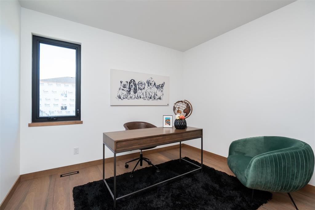 












2 Woodland Lane

,
Headingley,




Manitoba
R4H0G3

