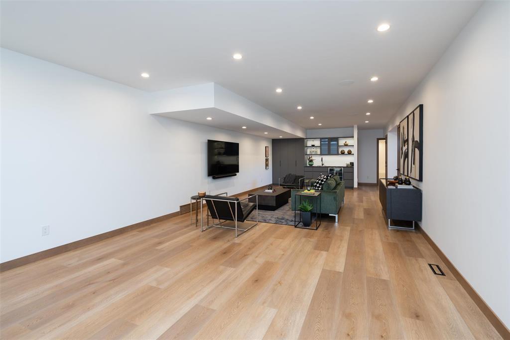 












2 Woodland Lane

,
Headingley,




Manitoba
R4H0G3

