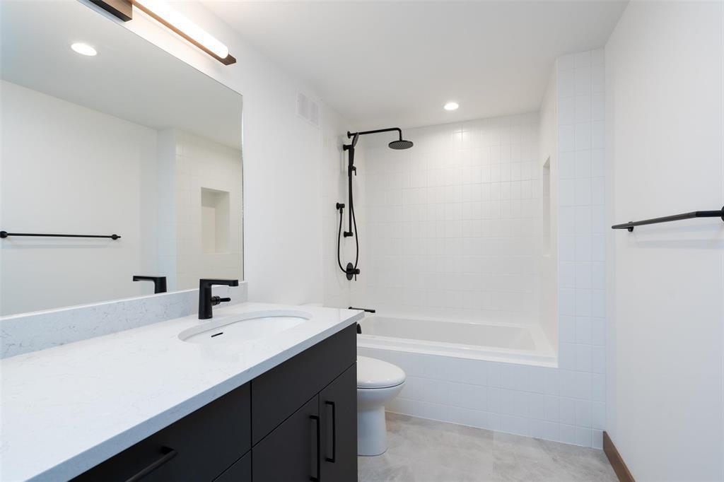 












2 Woodland Lane

,
Headingley,




Manitoba
R4H0G3

