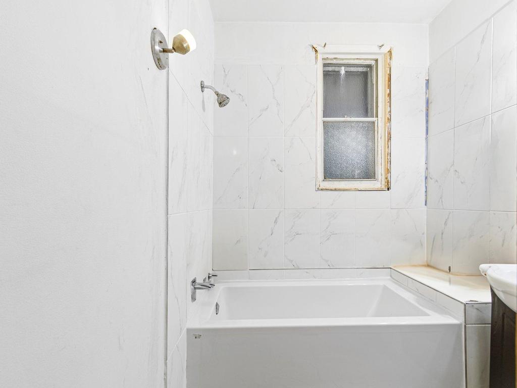 









4779

 - 4783


Rue Adam

,
Montréal (Mercier/Hochelaga-Maisonneuve),




QC
H1V1V8

