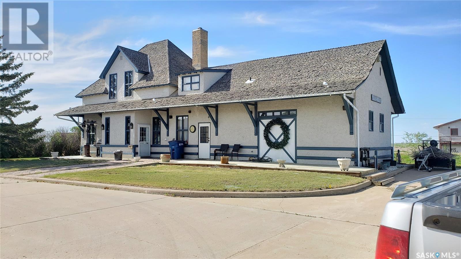 












700 Main STREET E

,
Gravelbourg,




Saskatchewan
S0H1X0

