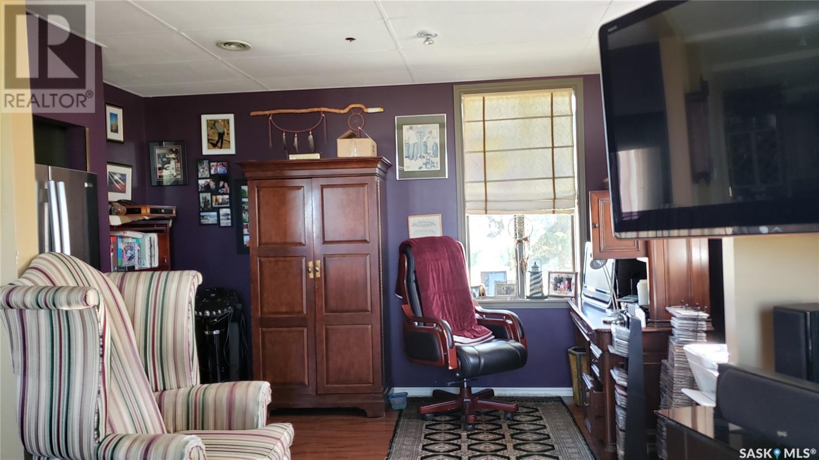 












700 Main STREET E

,
Gravelbourg,




Saskatchewan
S0H1X0

