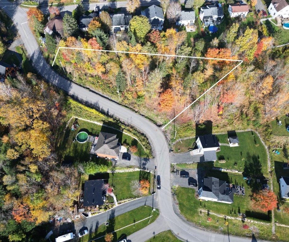 









19


Rue des Berges

,
Sainte-Adèle,







QC
J8B1B5

