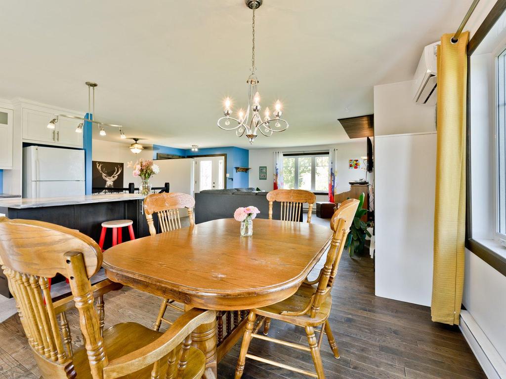 









238


Rue Principale

,
Saint-François-Xavier-de-Brompton,




QC
J0B2V0

