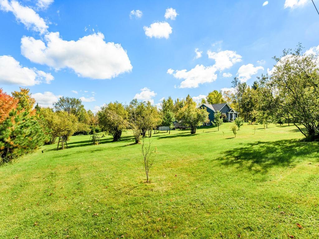 









238


Rue Principale

,
Saint-François-Xavier-de-Brompton,




QC
J0B2V0

