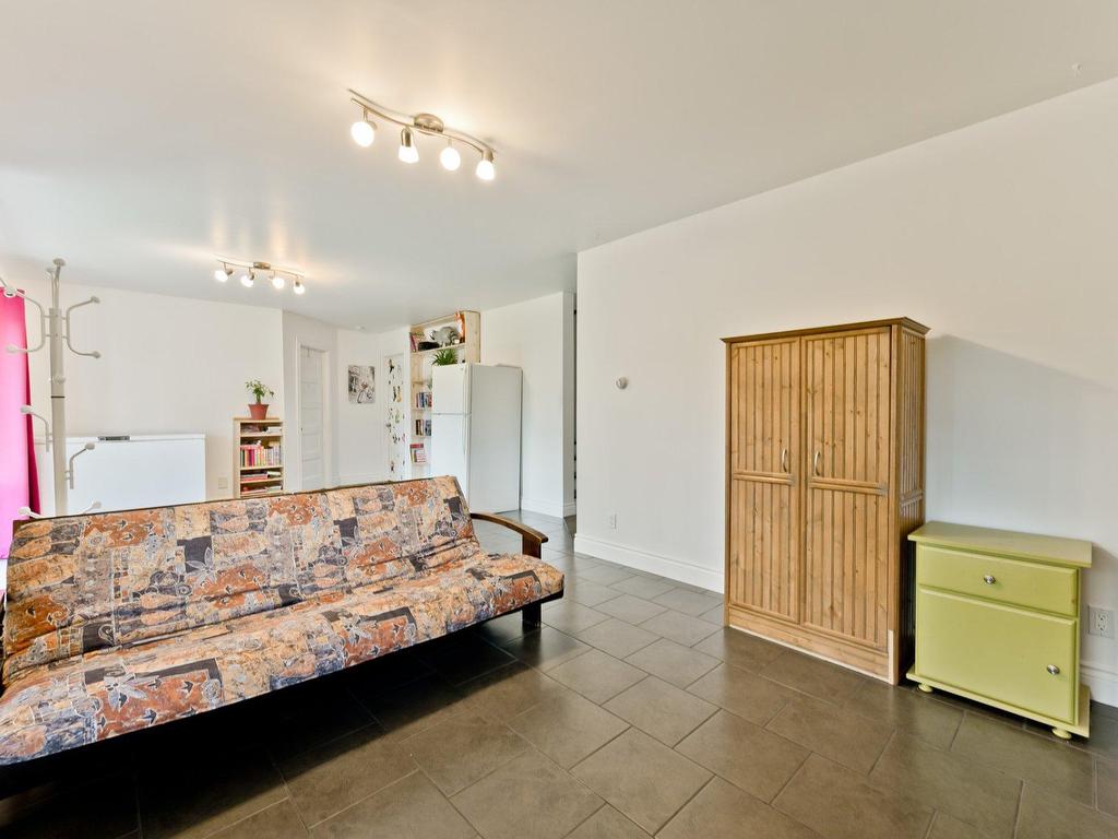 









238


Rue Principale

,
Saint-François-Xavier-de-Brompton,




QC
J0B2V0


