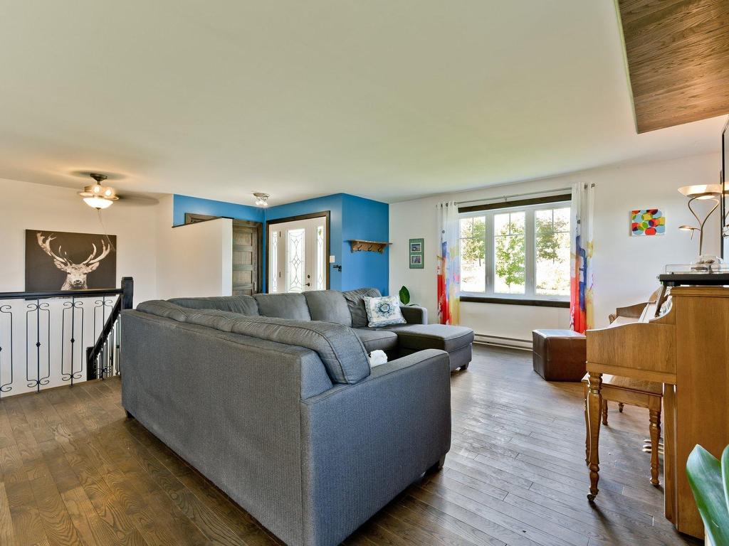









238


Rue Principale

,
Saint-François-Xavier-de-Brompton,




QC
J0B2V0

