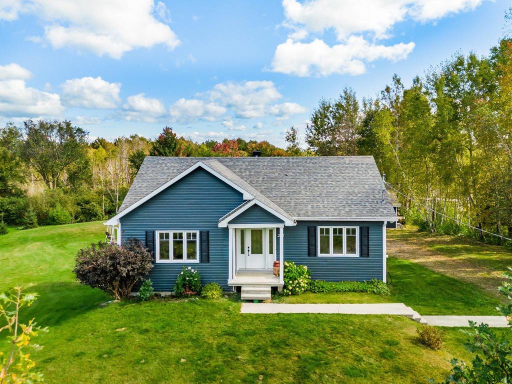 









238


Rue Principale

,
Saint-François-Xavier-de-Brompton,




QC
J0B2V0

